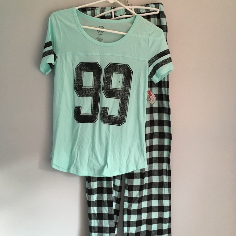 3/25!!!⭐️ Girl’s Pajama Set